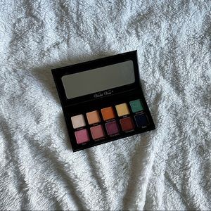 Essentials Eye Shadow Palette